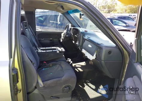 2002 Chevrolet Silverado 1500 Ls from USA, damaged, VIN 2GCEK19T121244959